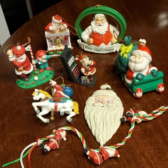 8pcs Lot of Santa Christmas Tree Ornaments (Some are vintage) - Picture 7 of 16